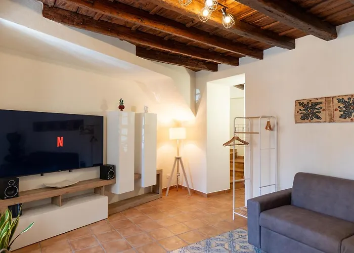 Calesi Home